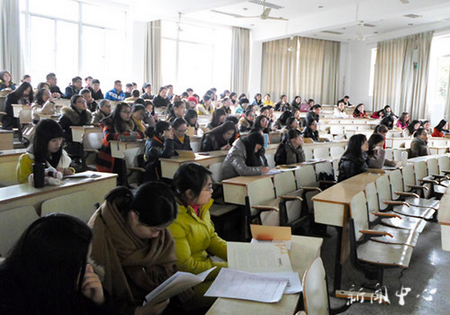 人文学院召开毕业生实习及就业工作动员会