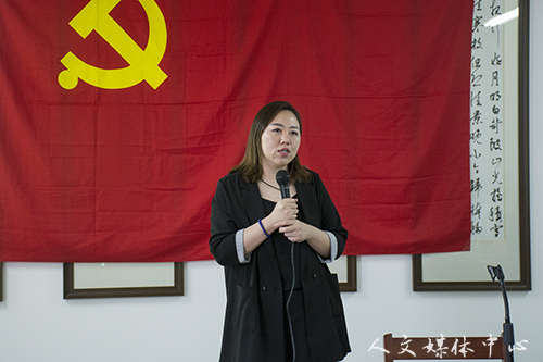 人文学院党总支举行“学讲话 忆初心 宣誓言大讨论主题党日活动”