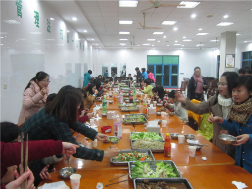 人文学院举办留学生跨年晚宴