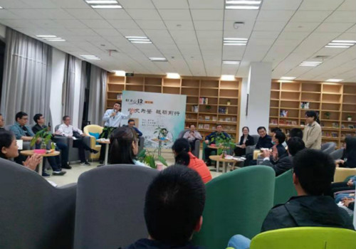人文学院分工会承办校“心湖夜读”第三期读书沙龙