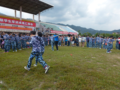 人文学院新生文体节:将快乐进行到底