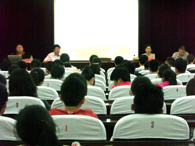 欢迎你,新同学——人文学院热情满满迎新生