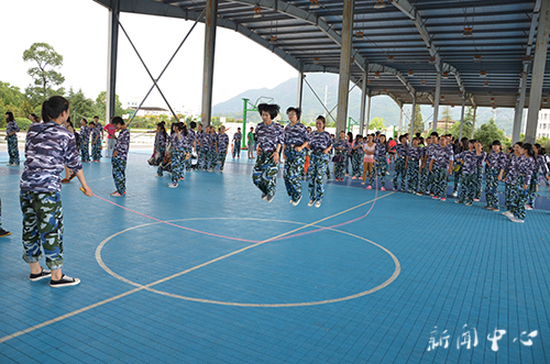 嗨,快瞧!我院学生欢声笑语蹦蹦跳跳